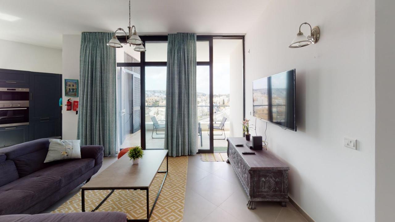 St Julians Luxury *